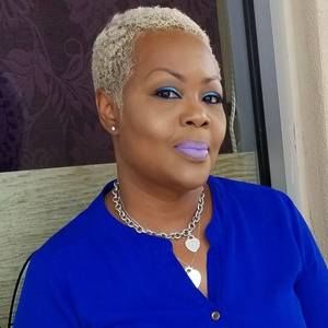 Meet your Posher, Renee